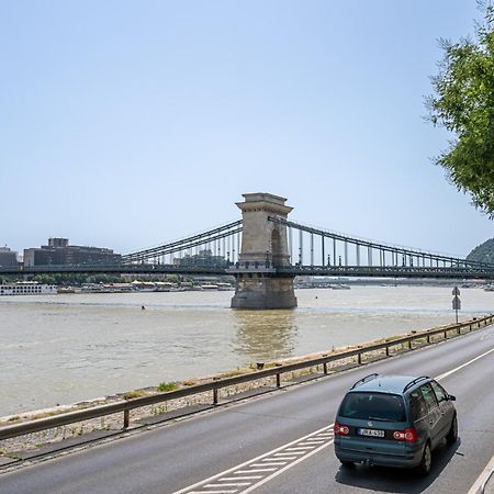 Danube Waterfront View At Chain Bridge Budapeszt Zewnętrze zdjęcie